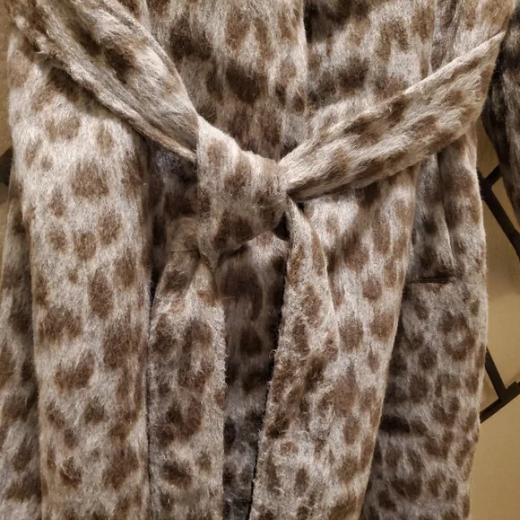 OLD NAVY XL Leopard Print Women's Coat - Picture 4 of 5